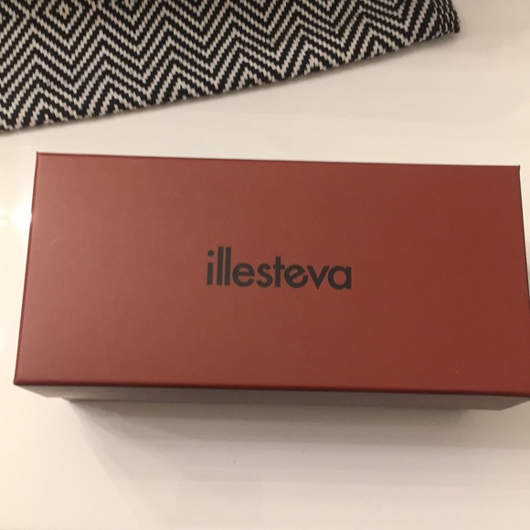Illesteva “Whitman” White Tortoise Sunglasses